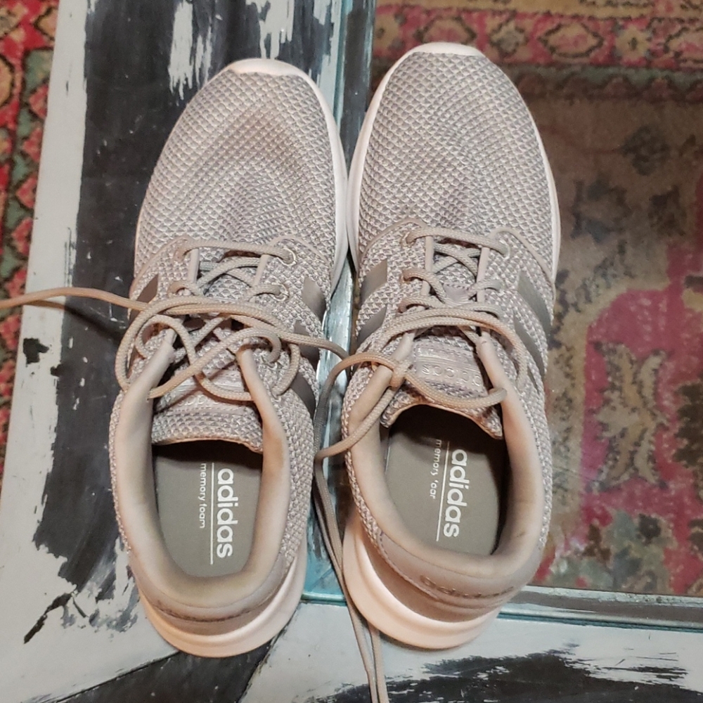 Beautiful color grey Adidas